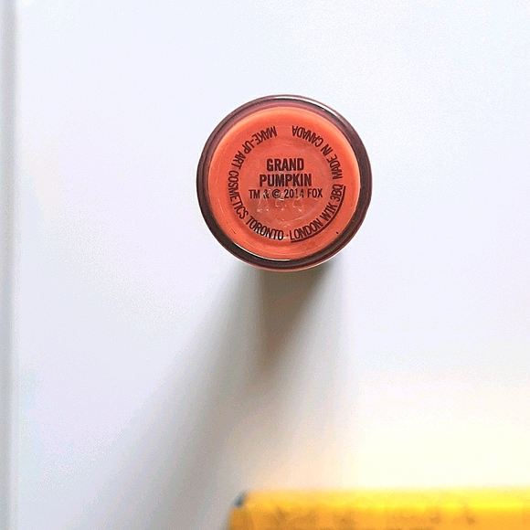 🤾 2X HOST PICK!🤾 3-PIECE SET💄MAC Special Edition | The Simpsons Marge Makeup - Picture 5 of 8